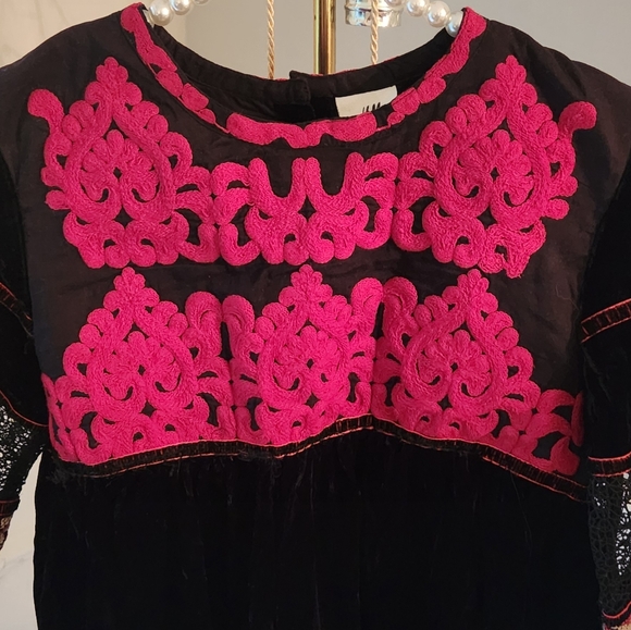 H&M Studio dress stunning, black and red detailing, gorgeous sleeves, new no tag - Picture 1 of 6